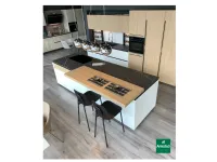 Cucina Arredo3 moderna con isola bianca in laminato opaco Kal�