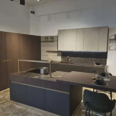 Cucina con isola moderna rovere moro Arredo3 Arredo3 kal� retta a soli 16000 Euro