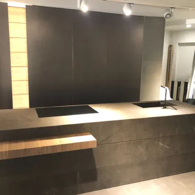 Cucina altri colori design con isola Modulnova Skill gres - blade a soli 33000