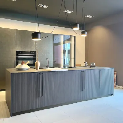 Cucina a prezzo ribassato con isola design Musa Scavolini