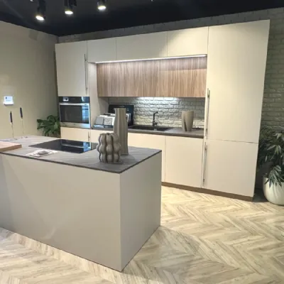 Cucina con isola in laminato materico tortora Metropolis a prezzo scontato
