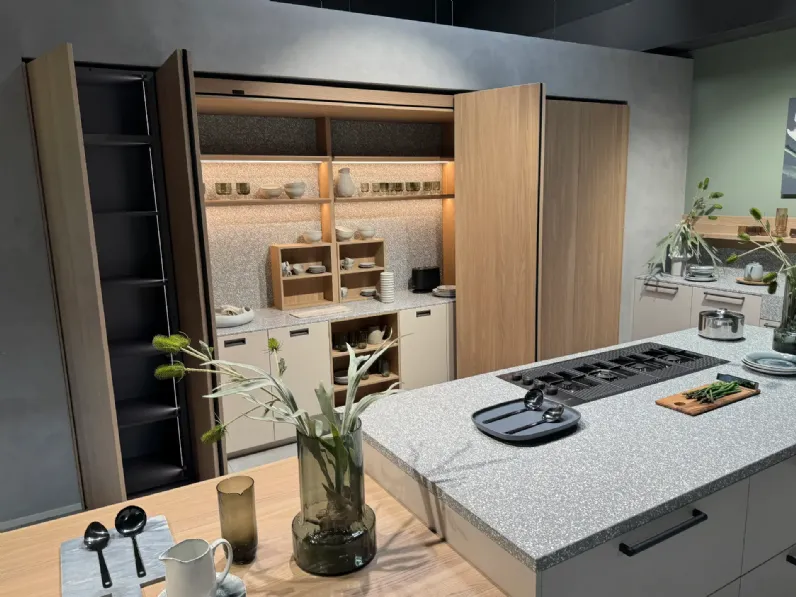 Cucina con isola in melaminico a prezzo scontato 51%