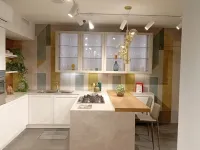 Cucina con penisola in laccata opaco a prezzo ribassato 40%