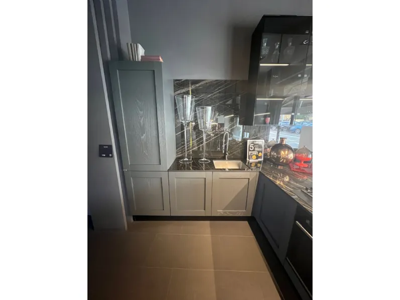 Cucina con penisola in laccata opaco a prezzo ribassato 58%