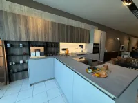 Cucina a prezzo ribassato con penisola moderna D23 Doimo cucine