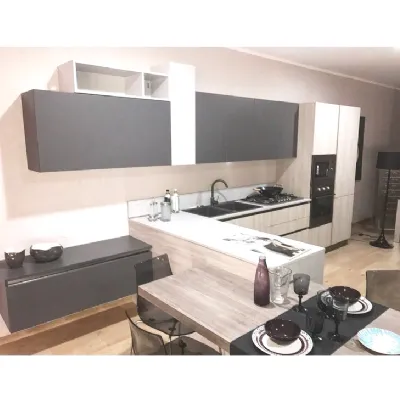 Cucina a prezzo ribassato con penisola moderna Luna Arredo3