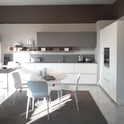 Cucina con penisola in laminato opaco a prezzo ribassato