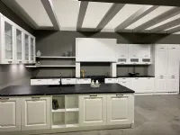 Cucina con penisola in legno bianca Provenzale country a prezzo scontato