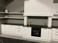 Cucina con penisola in legno bianca Provenzale country a prezzo scontato