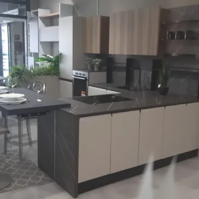 Cucina con penisola in nobilitato altri colori Murano a prezzo ribassato