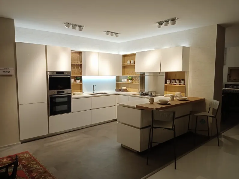 Cucina bianca moderna con penisola Veneta cucine Lounge a soli 12700