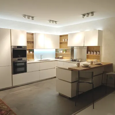 Cucina bianca moderna con penisola Veneta cucine Lounge a soli 12700