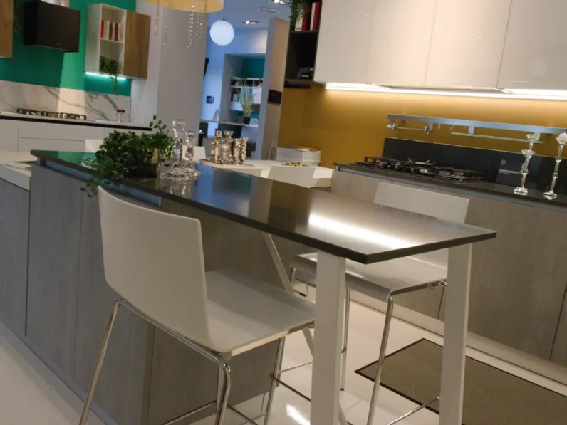 Scopri la cucina moderna Scavolini Liberamente con penisola a prezzo scontato!