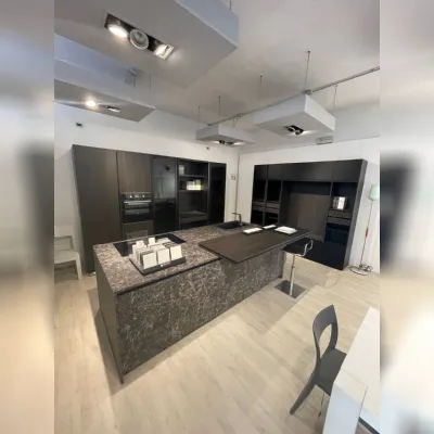 Cucina con penisola Menta k13 Miton con uno sconto vantaggioso