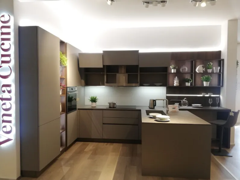 Cucina con penisola moderna grigia Veneta cucine Like j a soli 12500 Euro
