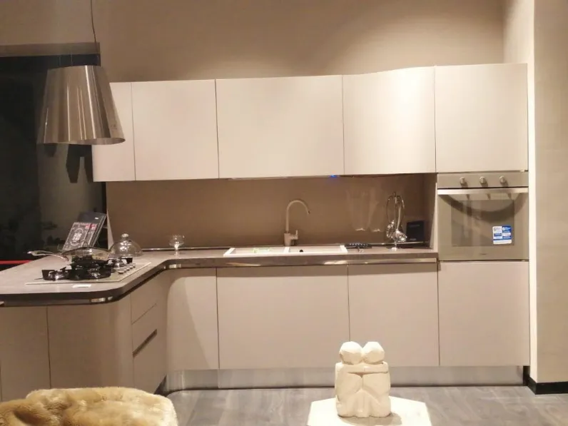 Cucina con penisola moderna Penelope Aran cucine a prezzo scontato