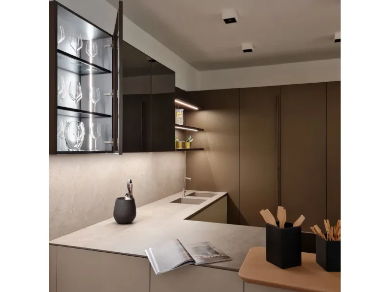 Cucina con penisola in laminato opaco a prezzo scontato 59%