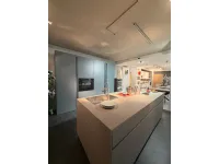 Cucina con isola in laccata opaco a prezzo scontato 50%