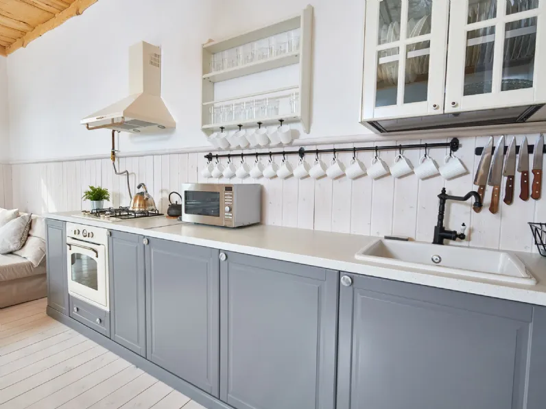 Mobilike Courtney a 6652€. Ecommerce con cucina country artigianale.