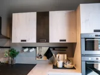 Cucina Kyra con penisola Creo con un ribasso imperdibile