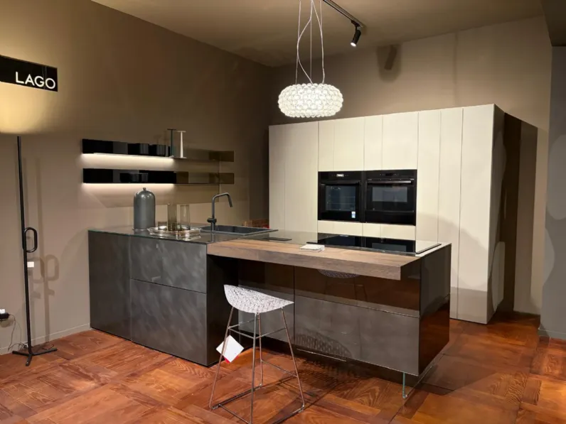 Cucina grigia design con isola Lago Cucina lago  a soli 27000 Euro