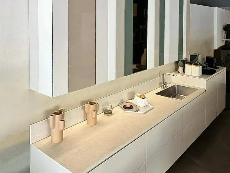 Cucina modello Cucina lineare lago 36e8 cut parete Lago PREZZO SCONTATO 45%