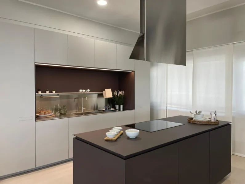Cucina Cucina obliqua di Ernestomeda in offerta -35%