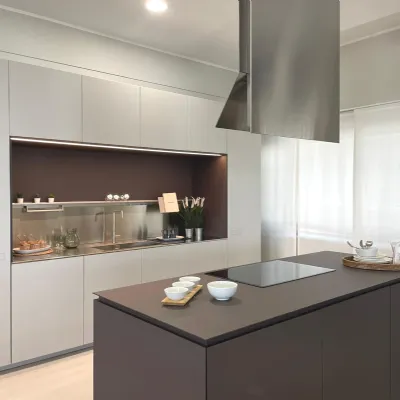 Cucina Cucina obliqua di Ernestomeda in Offerta Outlet -17%