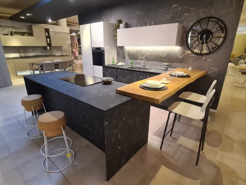 Cucina con penisola in hpl altri colori Cucina time black rock a prezzo ribassato