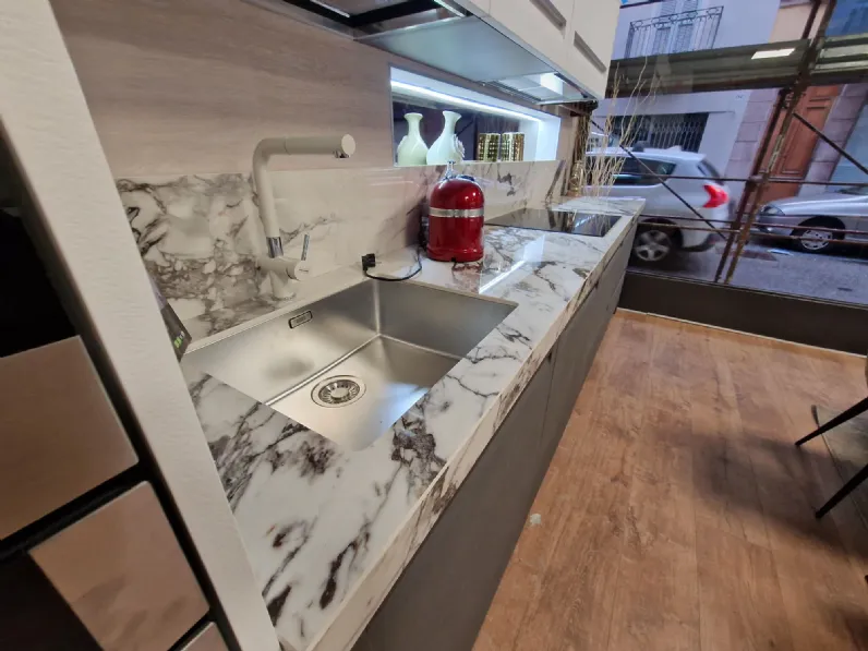 Cucina lineare in polimerico opaco a prezzo ribassato 38%