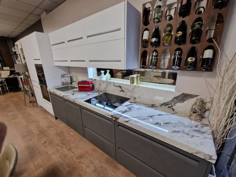 Cucina lineare in polimerico opaco a prezzo ribassato 38%
