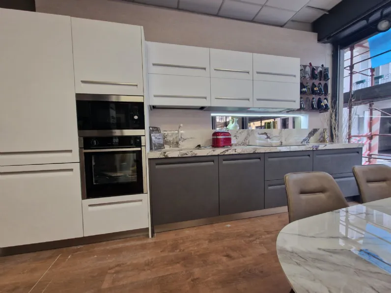 Cucina lineare in polimerico opaco a prezzo ribassato 38%