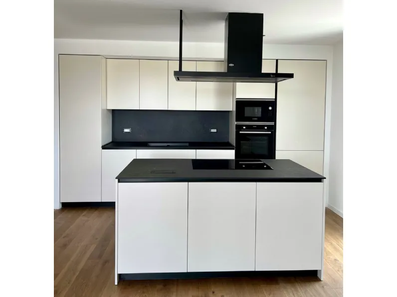 Cucina design bianca Primopiano cucine ad isola Ingrosso cucine moderne icm69 scontata