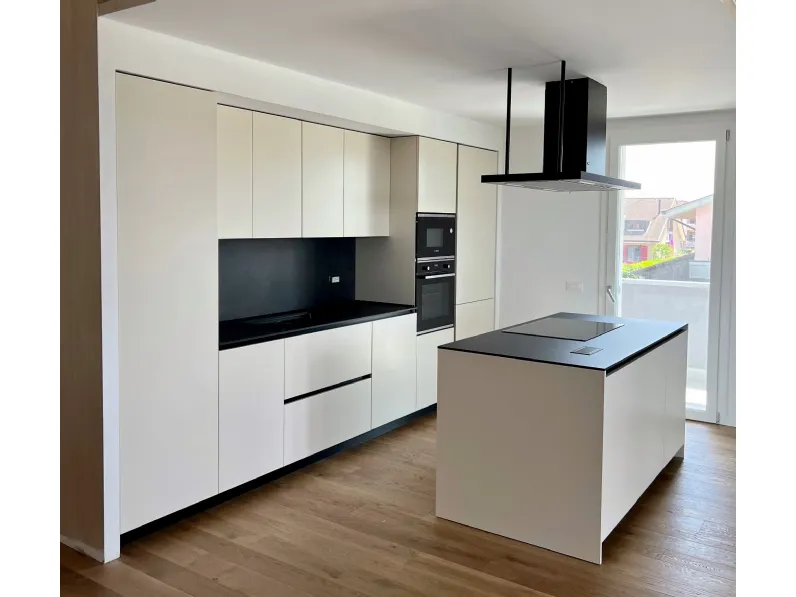 Cucina design bianca Primopiano cucine ad isola Ingrosso cucine moderne icm69 scontata