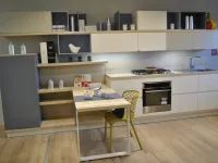 Cucina design bianca Scavolini con penisola Foodshelf inside scontata