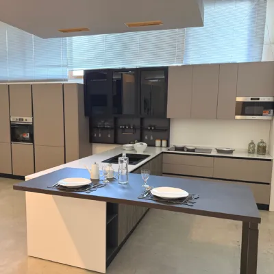 Cucina design con penisola Futura Evo cucine a prezzo scontato