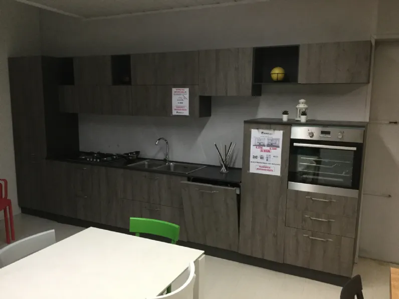 Cucina design lineare Mobilturi cucine Nevada cielo a prezzo scontato