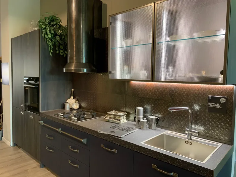 Cucina lineare in legno blu Diesel get together a prezzo scontato
