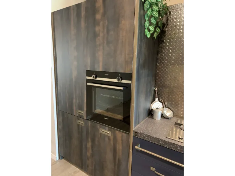 Cucina lineare in legno blu Diesel get together a prezzo scontato
