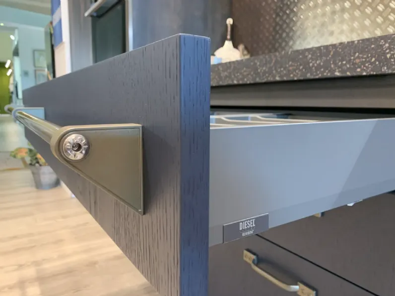 Cucina lineare in legno blu Diesel get together a prezzo scontato