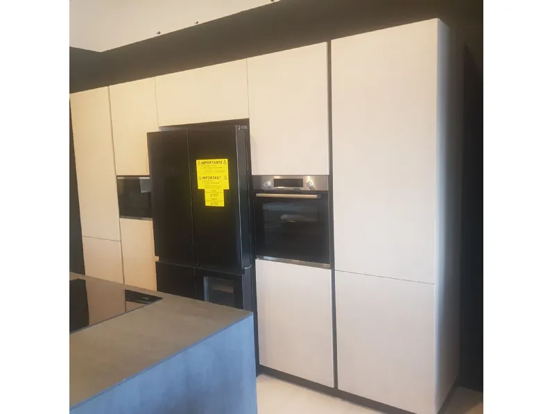Cucina Al 32 con penisola Doimo cucine con un ribasso imperdibile