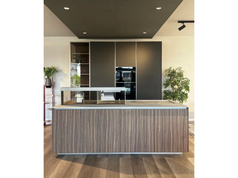Cucina grigia moderna con isola Sign Ernestomeda in Offerta Outlet