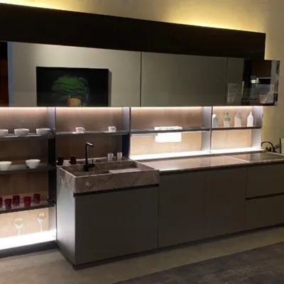 Scopri la cucina Ernestomeda in laccato opaco con -45% di sconto!