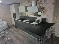 Cucina lineare in laminato materico grigia Zenir a prezzo ribassato