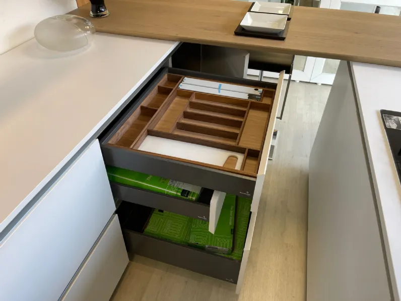 Cucina ad isola in laminato opaco a prezzo scontato 78%