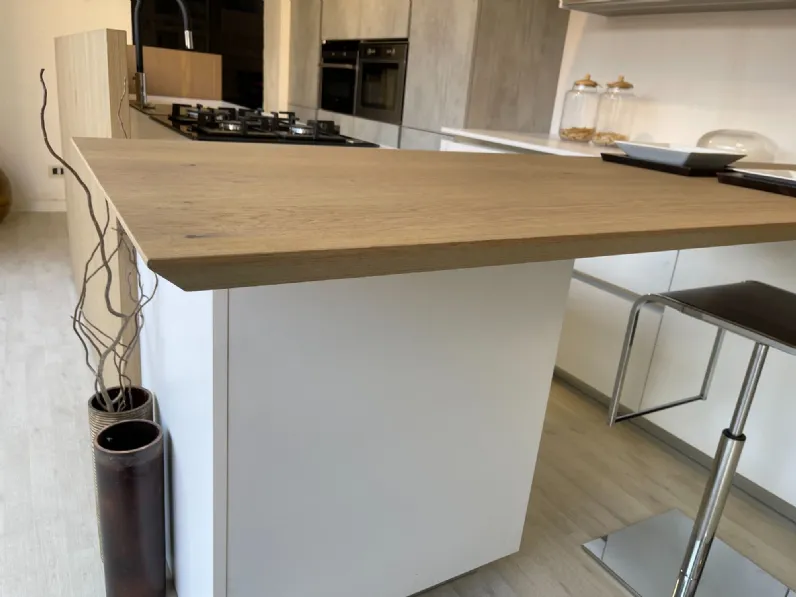 Cucina ad isola in laminato opaco a prezzo scontato 78%