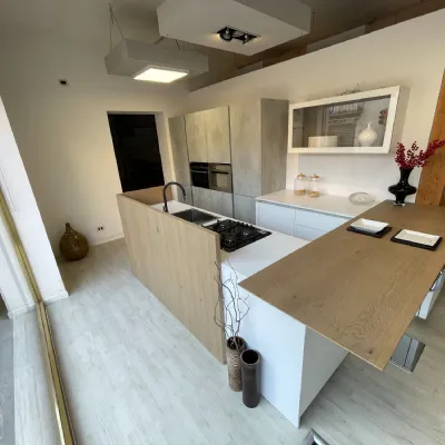 Cucina ad isola in laminato opaco a prezzo scontato 78%