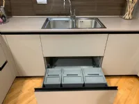 Cucina Euromobil design con penisola tortora in laccata Lain pro