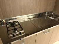 Cucina Euromobil moderna lineare rovere chiaro in laminato materico Monoblocco