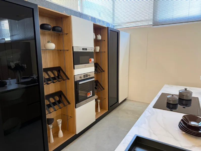 Cucina altri colori design con isola Futura kaori Evo cucine in offerta